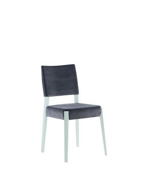 Si sedette sulla Cloud Chair