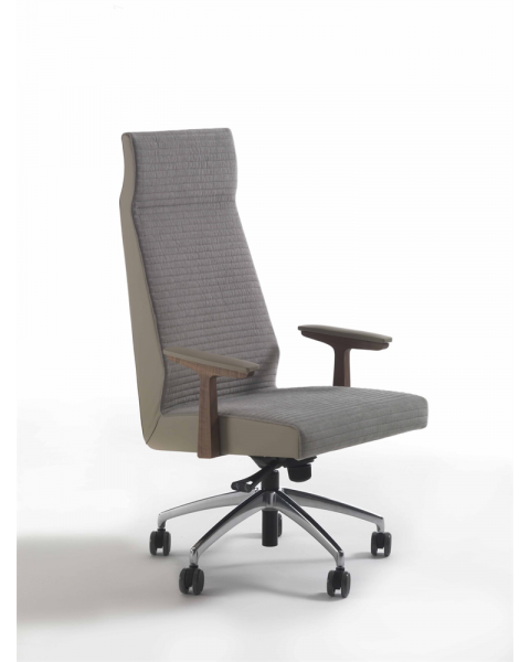 Porada Elis Armchair