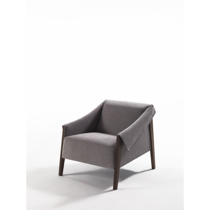 Porada Ara Armchair