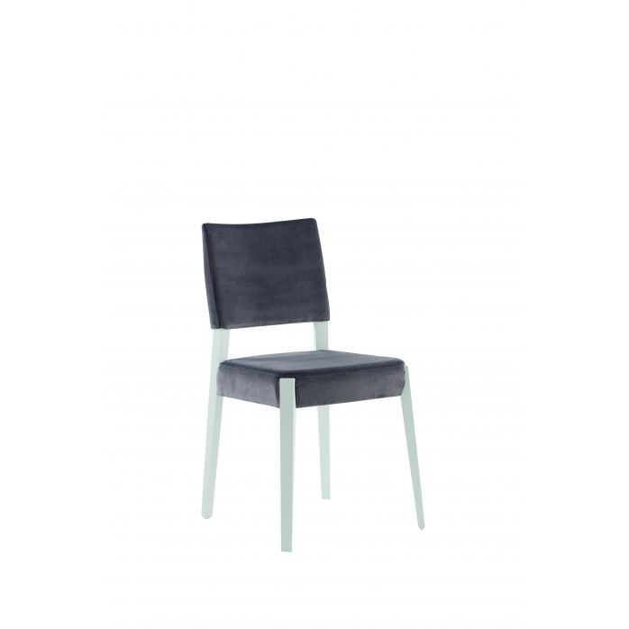 Si sedette sulla Cloud Chair
