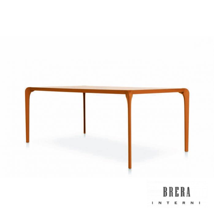 Sedit Sinua Table